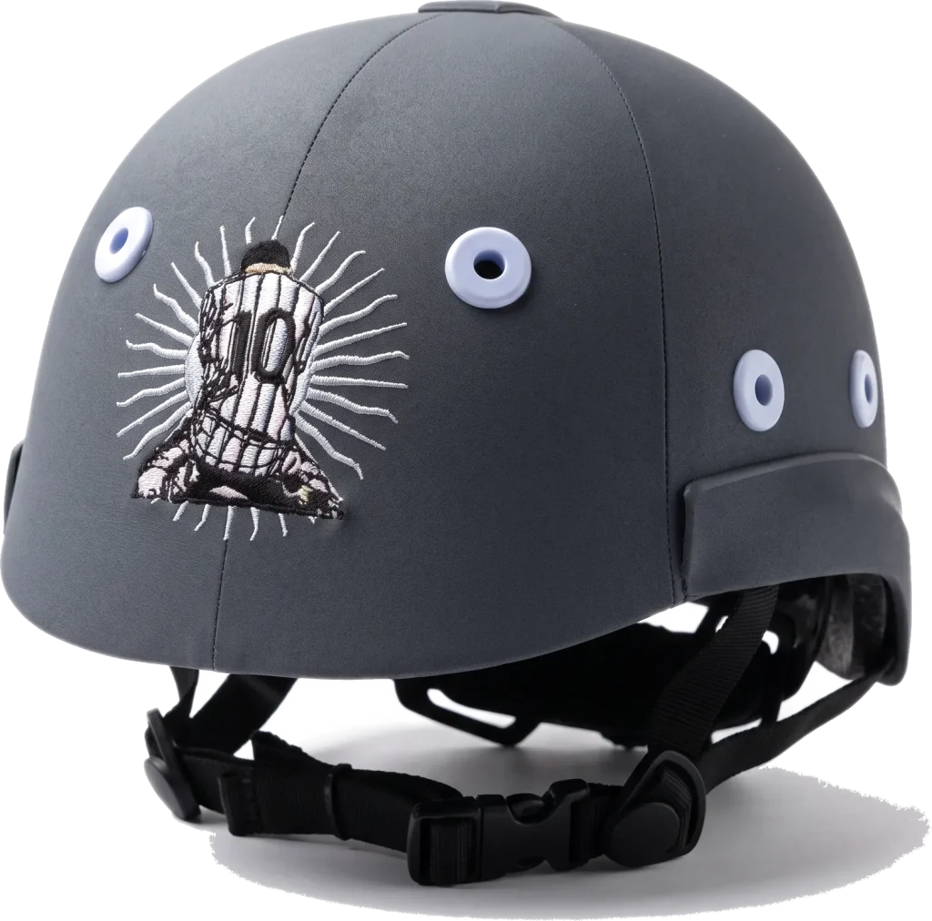 H1 polo helmet with an embroidered crest